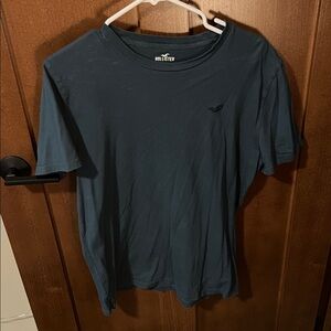 Hollister Men's Dark Blue Short Sleeve Tee